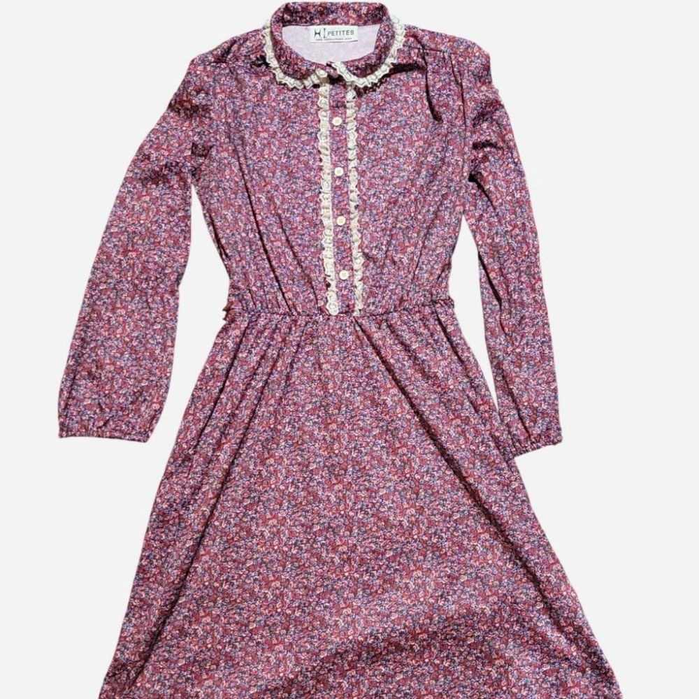 vintage red floral button front peter pan collar dress with cream lace detail